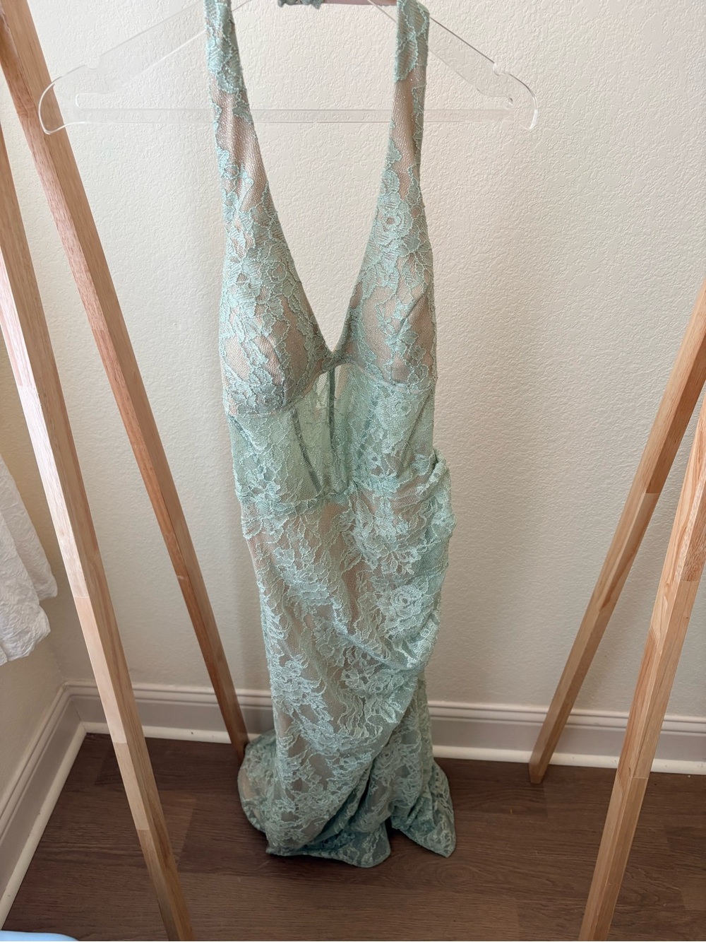Plunging V-Neck Lace Maxi Dress in Mint